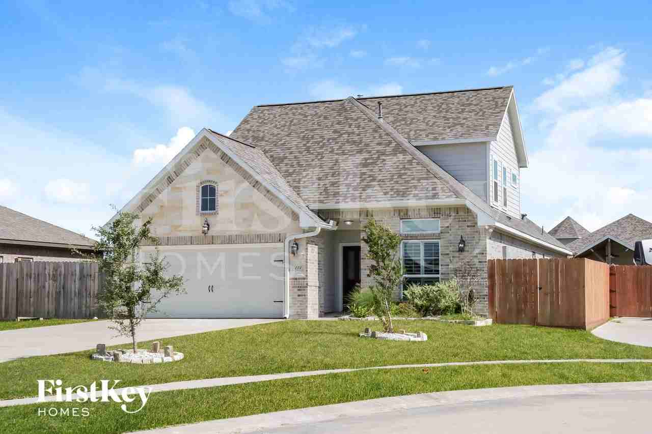 223 Rio Grande Dr - Photo 2 of 15
