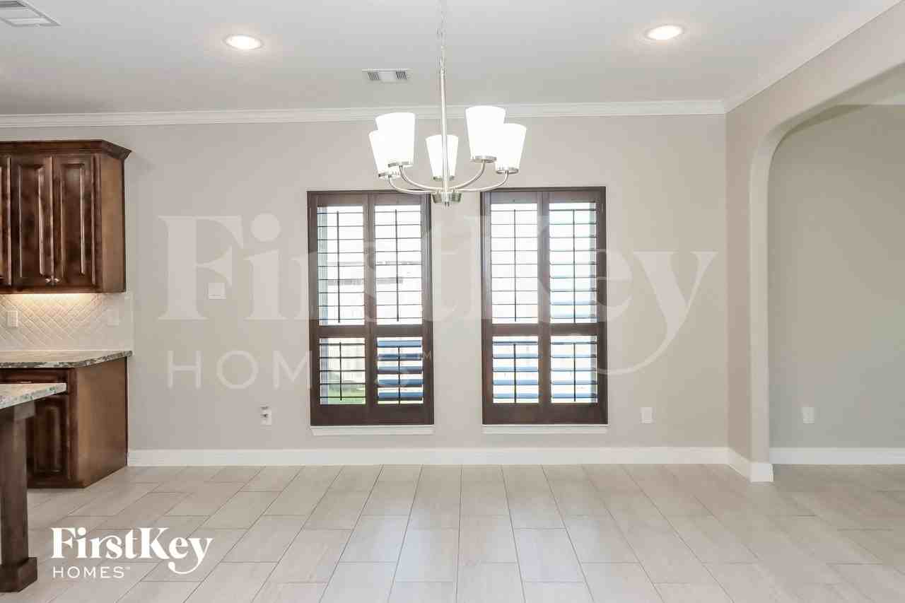223 Rio Grande Dr - Photo 4 of 15