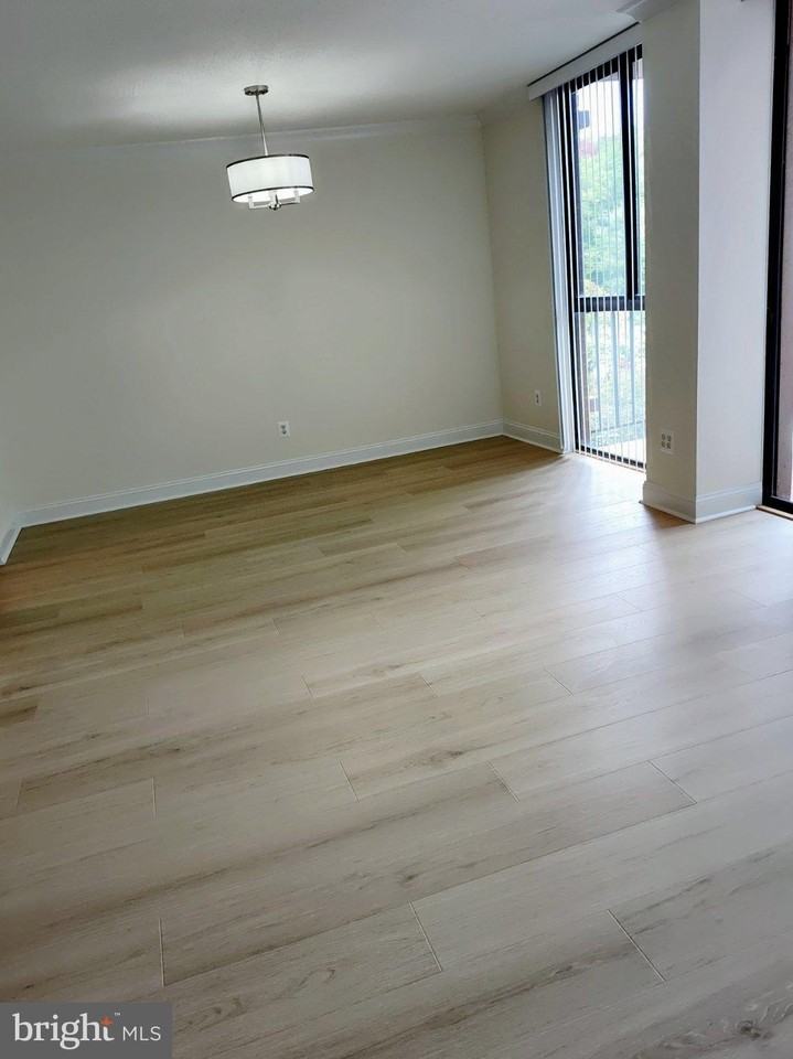 6100 Westchester Park Dr #519 - Photo 3 of 13