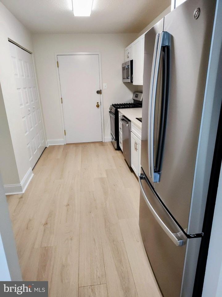 6100 Westchester Park Dr #519 - Photo 4 of 13