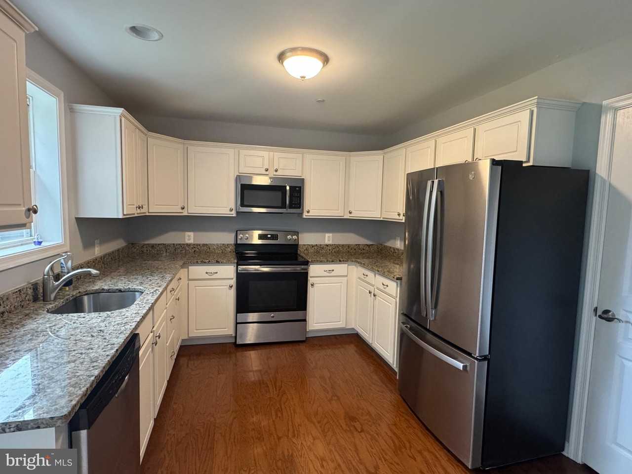 395 S Commerce St - Photo 5 of 29