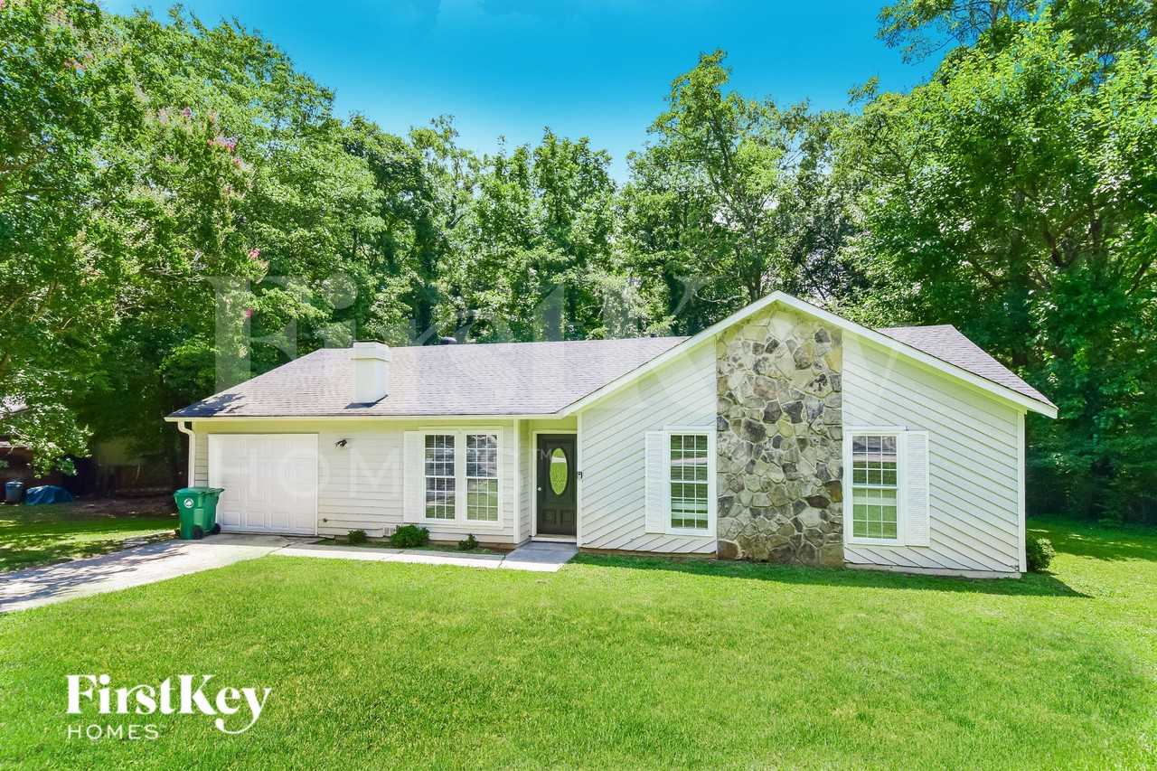 5098 Fairforest Dr - Photo 2 of 15