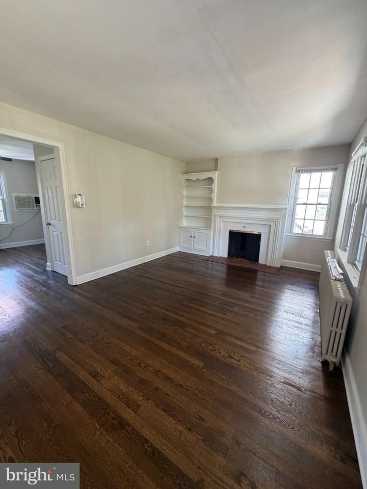 843 Woodland Way - Photo 2 of 10