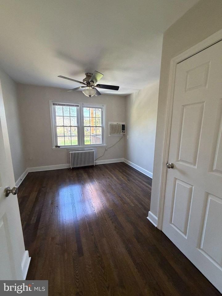 843 Woodland Way - Photo 4 of 10