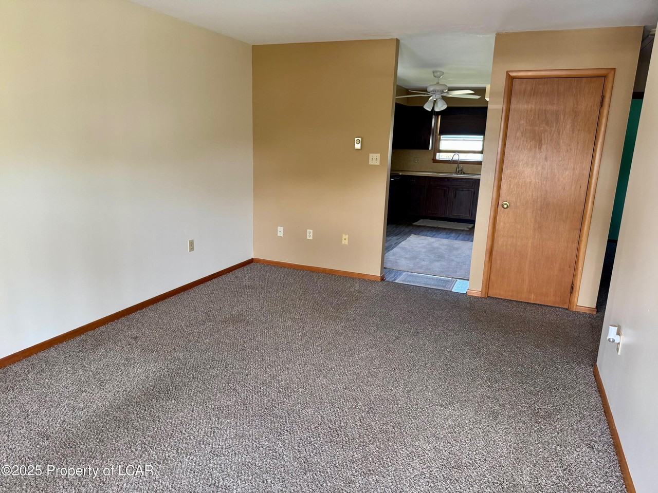 26 Shiffer Ln - Photo 4 of 15