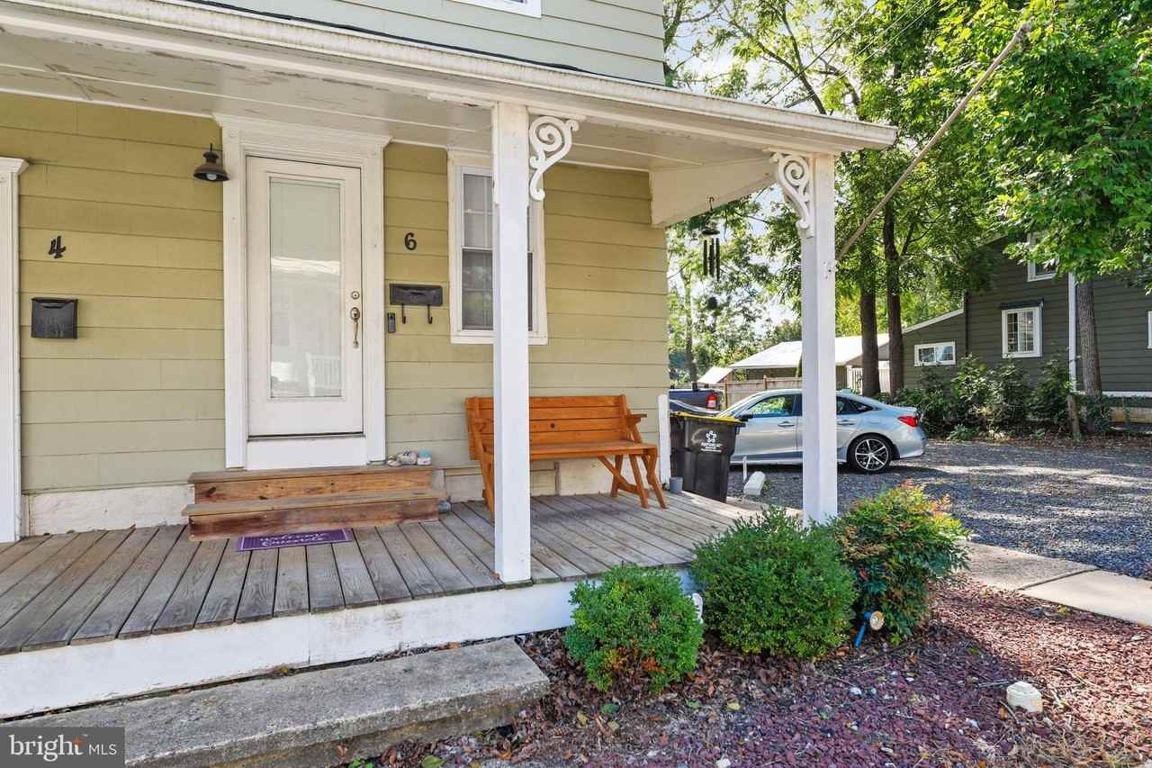 6 Friends Ave - Photo 3 of 22