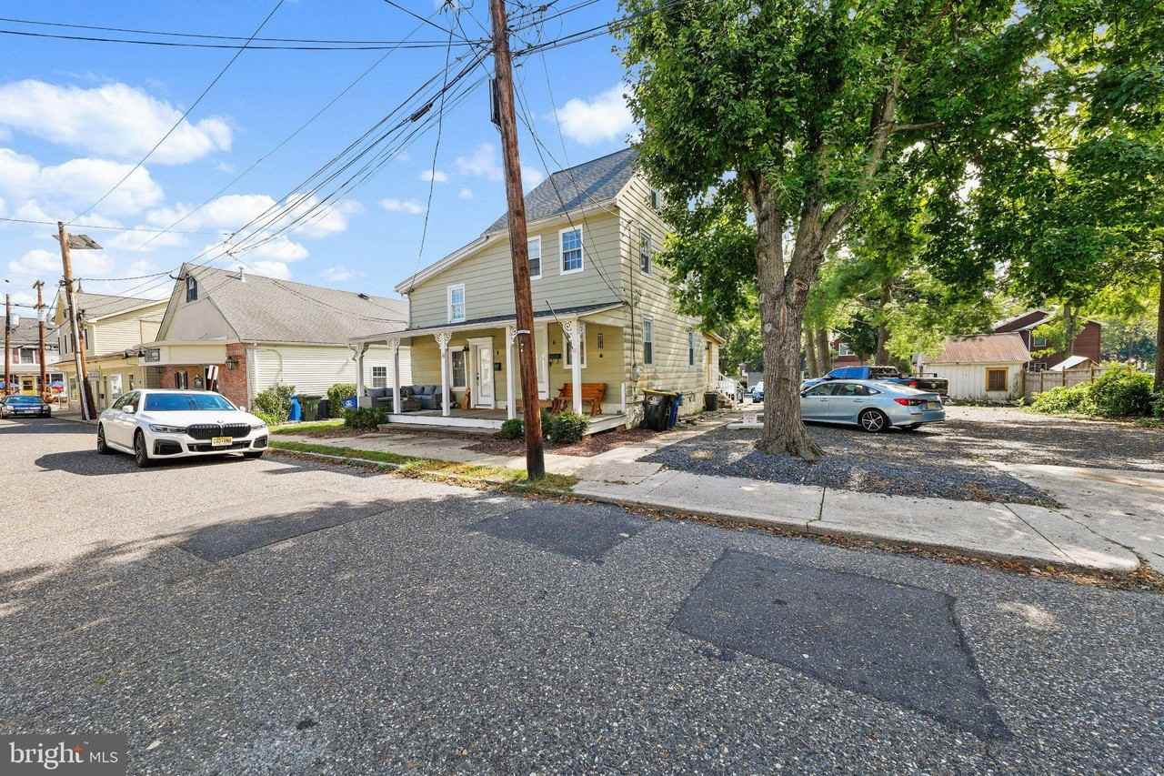 6 Friends Ave - Photo 4 of 22