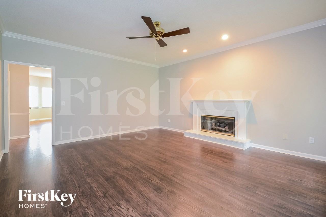 516 Olde Towne Ln - Photo 3 of 15
