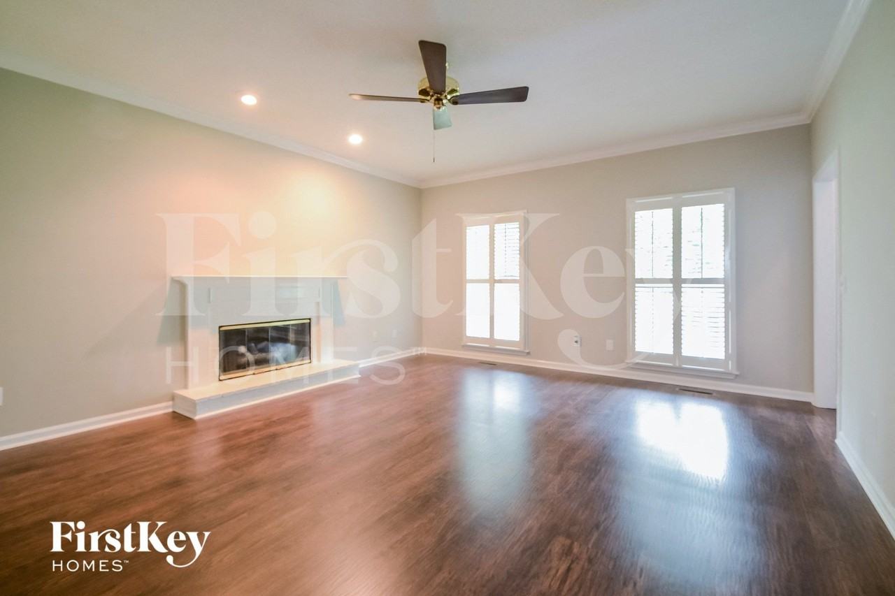 516 Olde Towne Ln - Photo 4 of 15