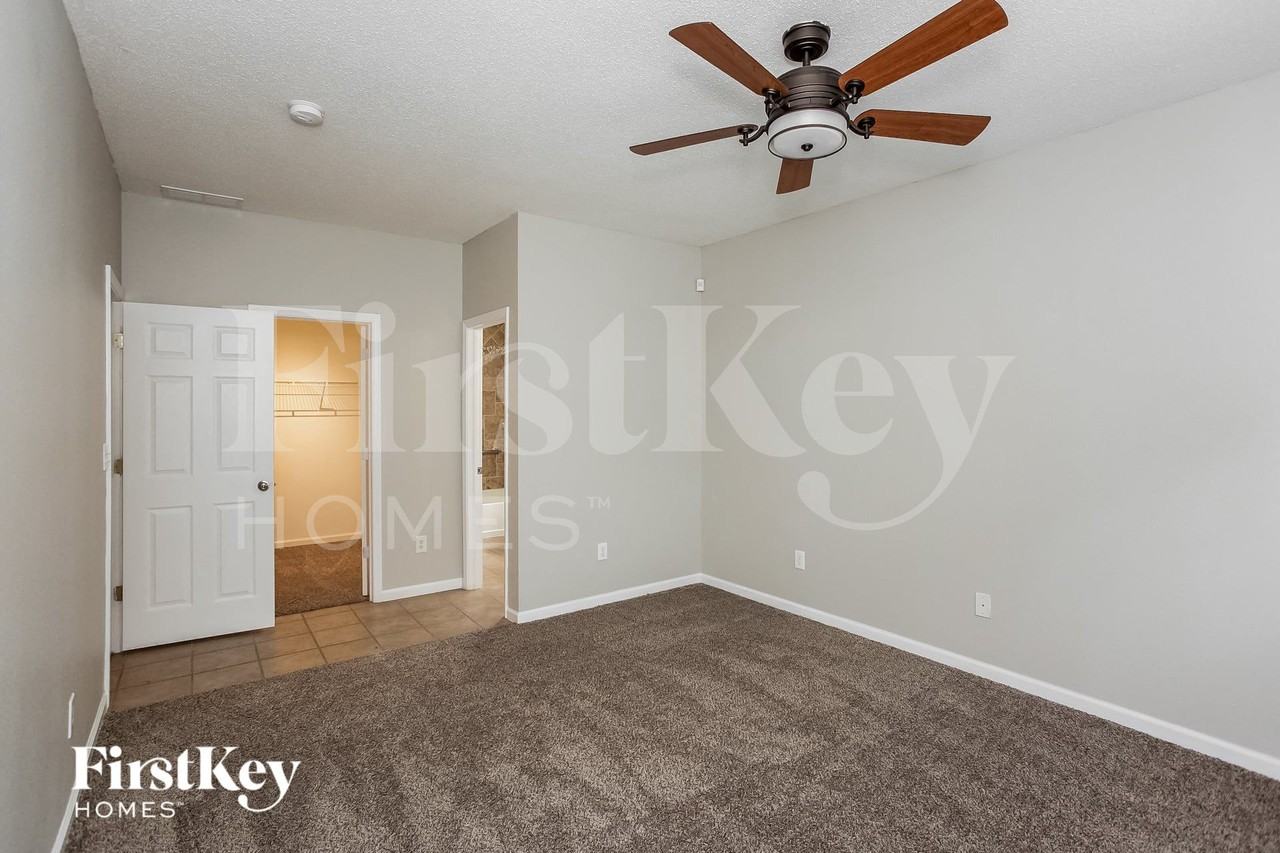 19194 Fox Chase Dr - Photo 7 of 15