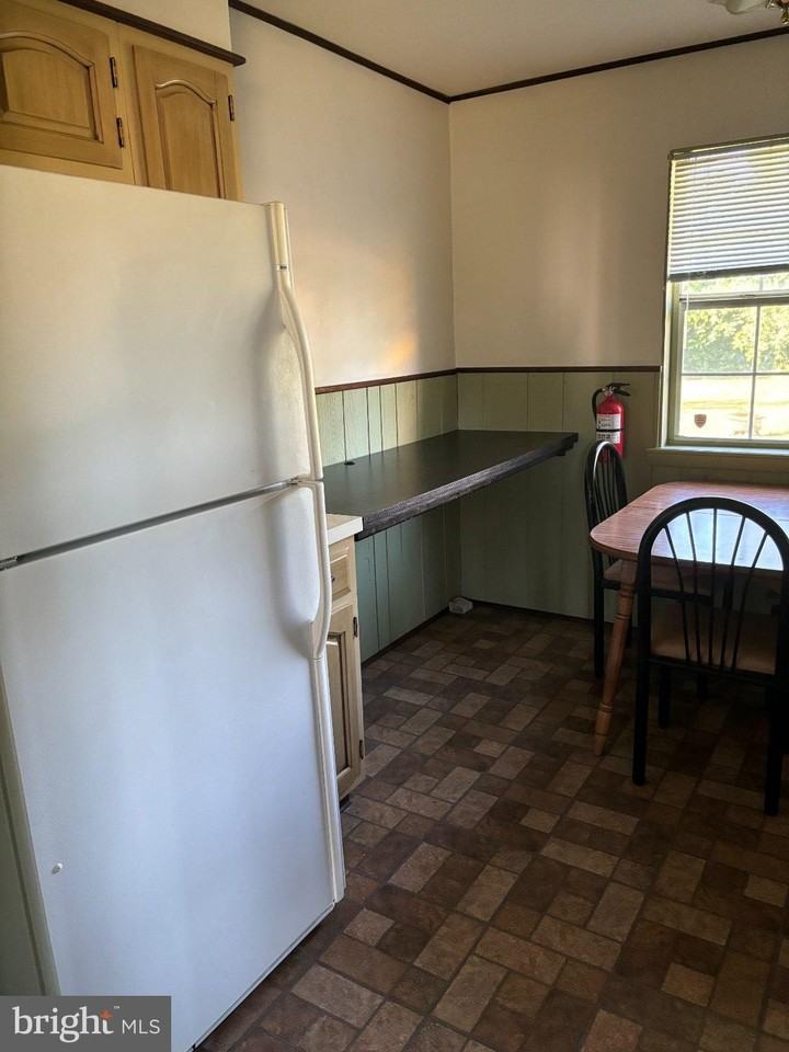 114 Cornell Rd - Photo 4 of 24