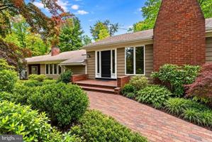 featured image of 165 Heather Ln