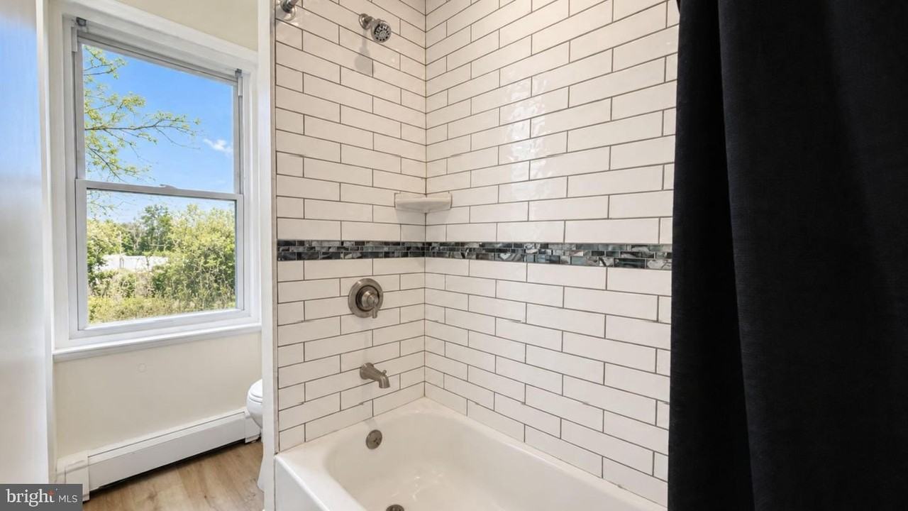 1257 Martin Luther King Jr Blvd - Photo 6 of 11