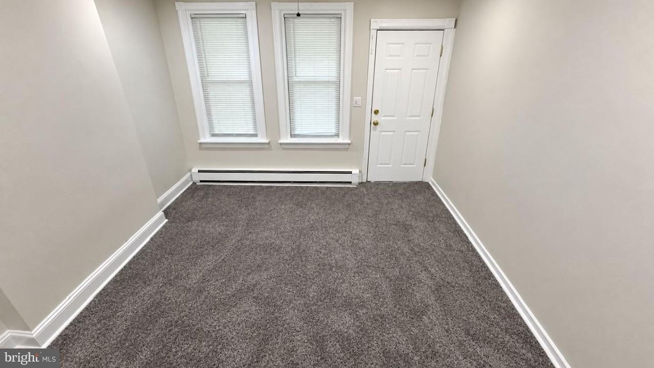 1257 Martin Luther King Jr Blvd - Photo 7 of 11