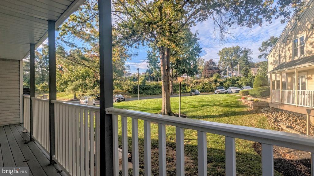 714 Sparrow Ln - Photo 3 of 36