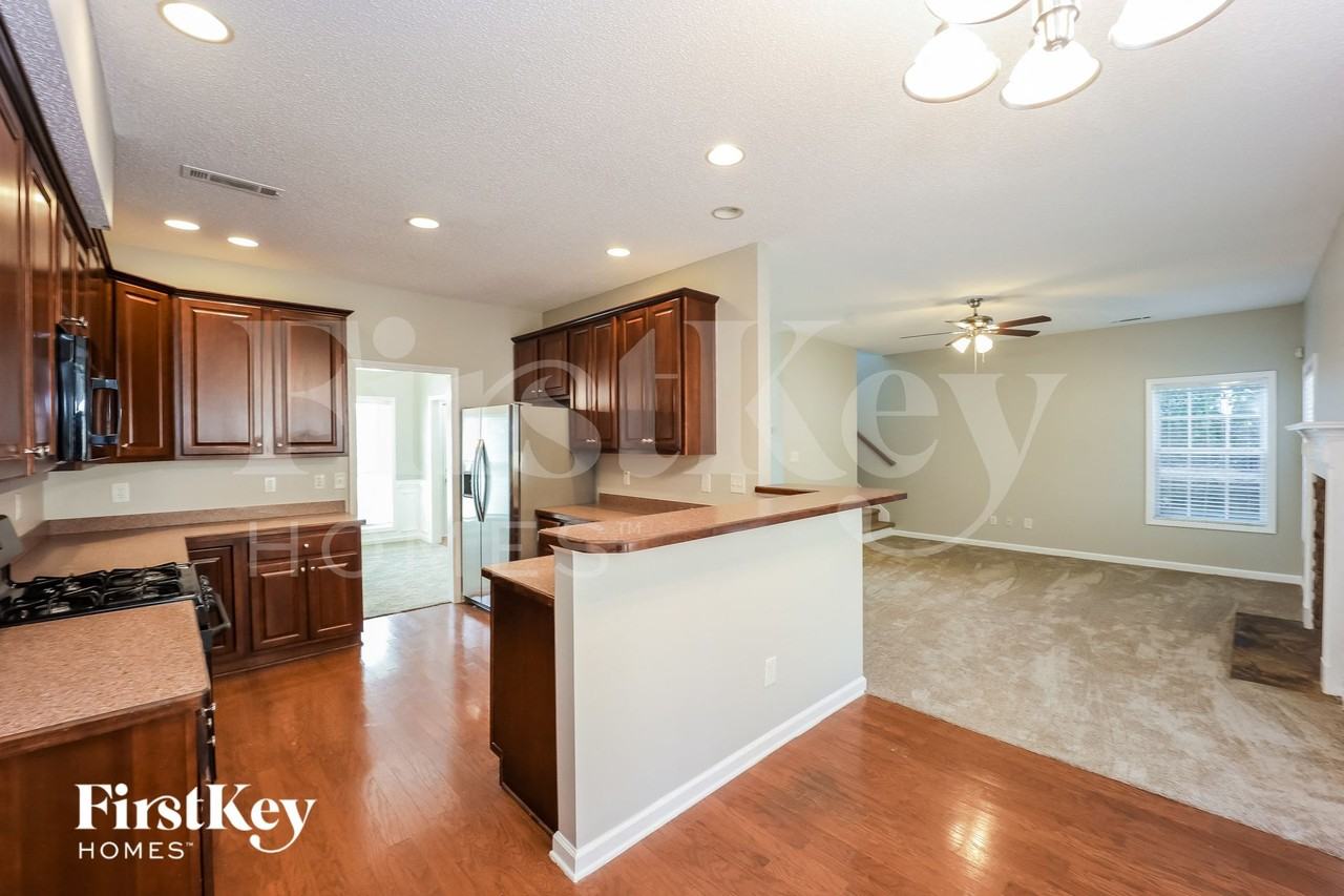 333 Westhill Dr - Photo 7 of 14