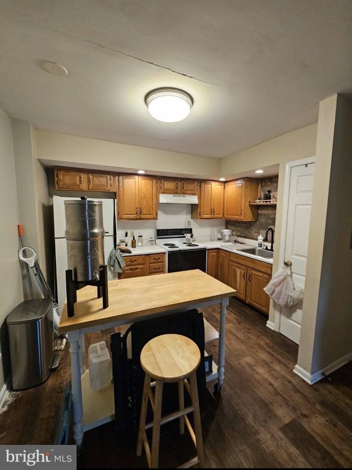 181 Park Ave #9 - Photo 2 of 7