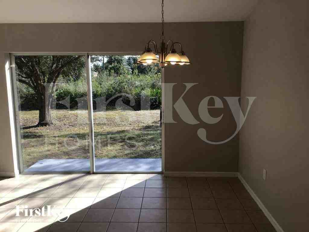 2521 69th St W - Photo 4 of 15