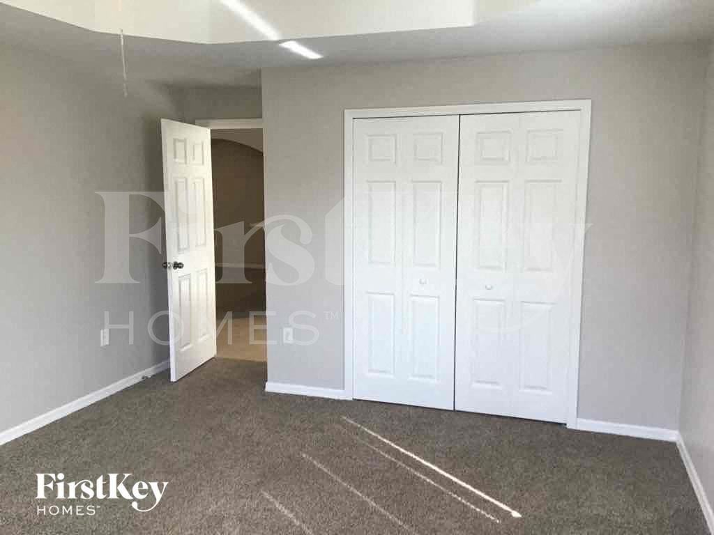 2521 69th St W - Photo 6 of 15
