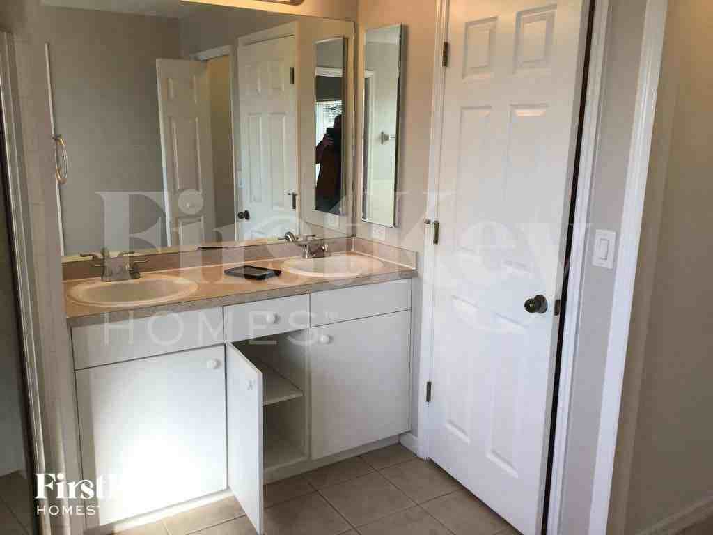2521 69th St W - Photo 7 of 15
