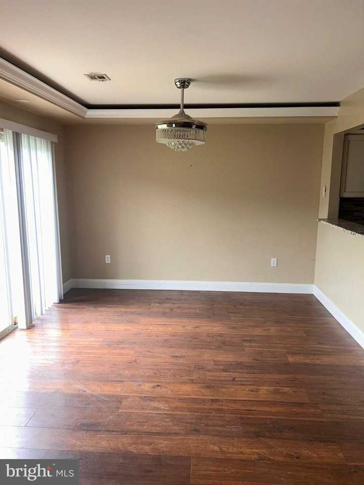 447 Stonehedge Ln - Photo 6 of 10