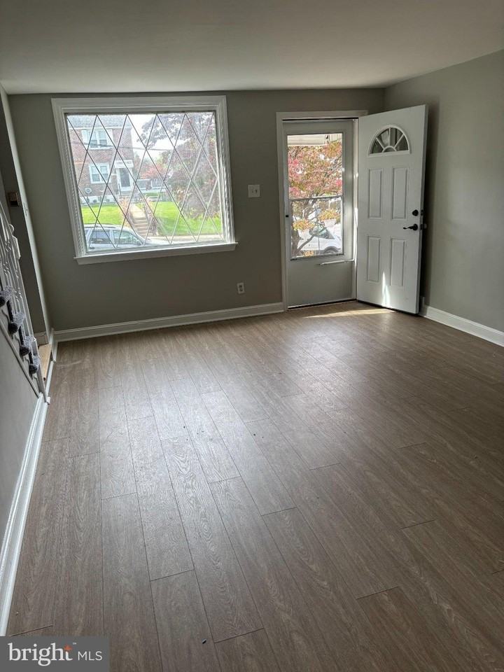 337 Westpark Ln - Photo 2 of 8