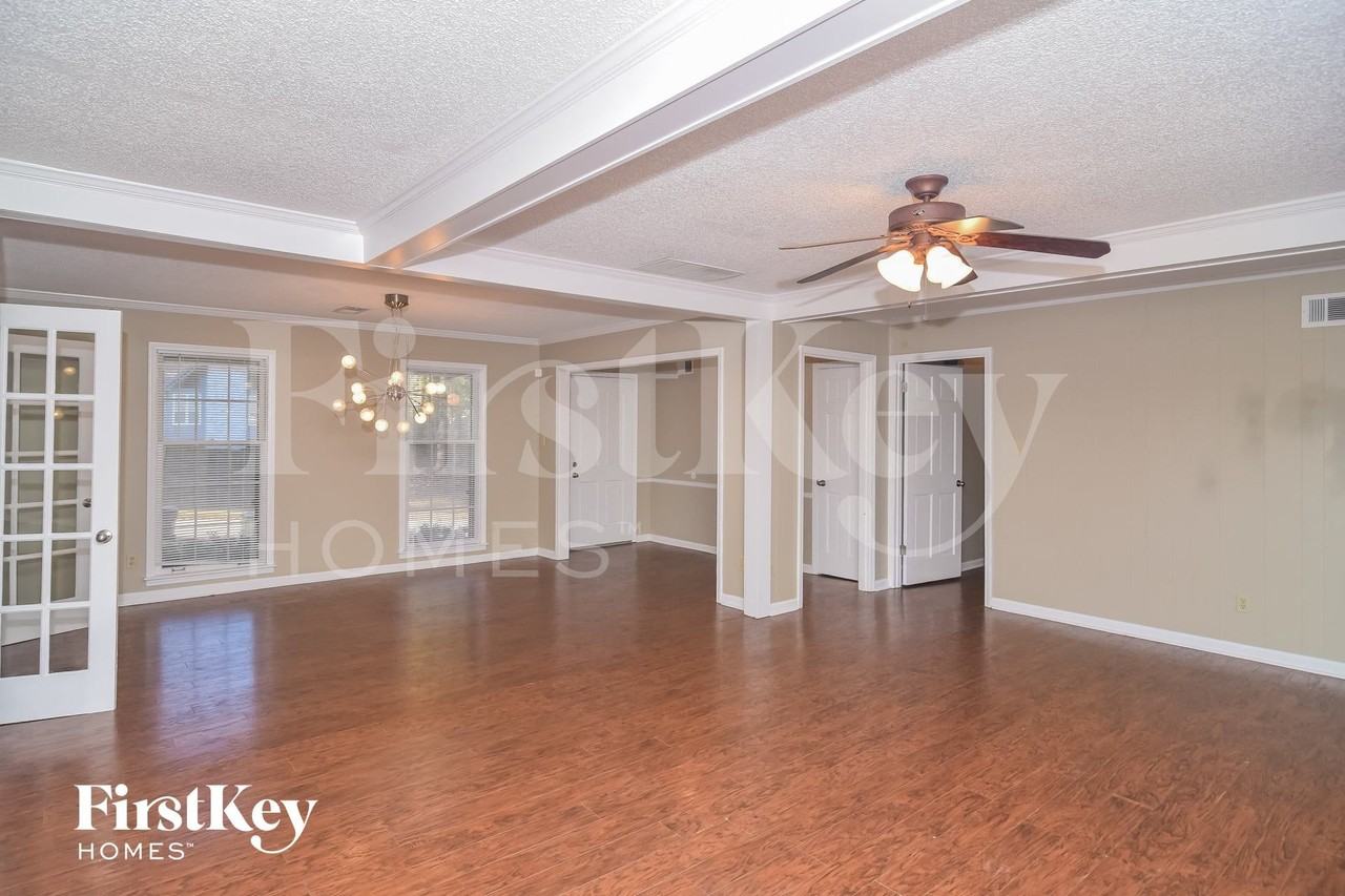 8615 Thorncliff Fwy - Photo 2 of 15