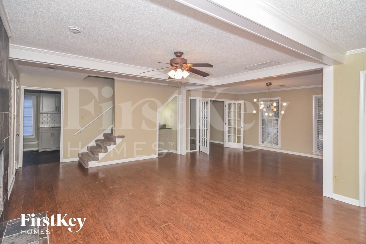 8615 Thorncliff Fwy - Photo 3 of 15