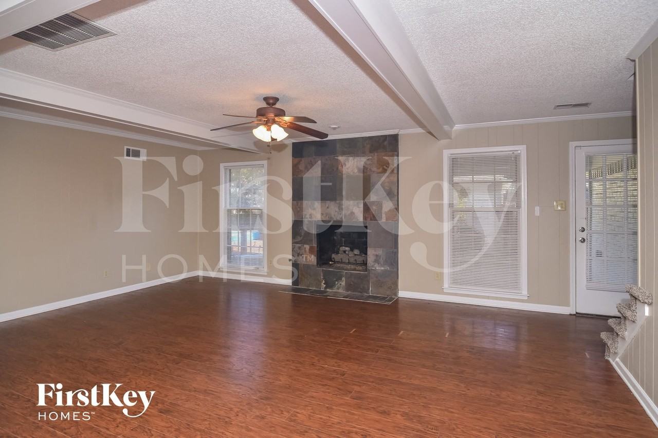 8615 Thorncliff Fwy - Photo 4 of 15