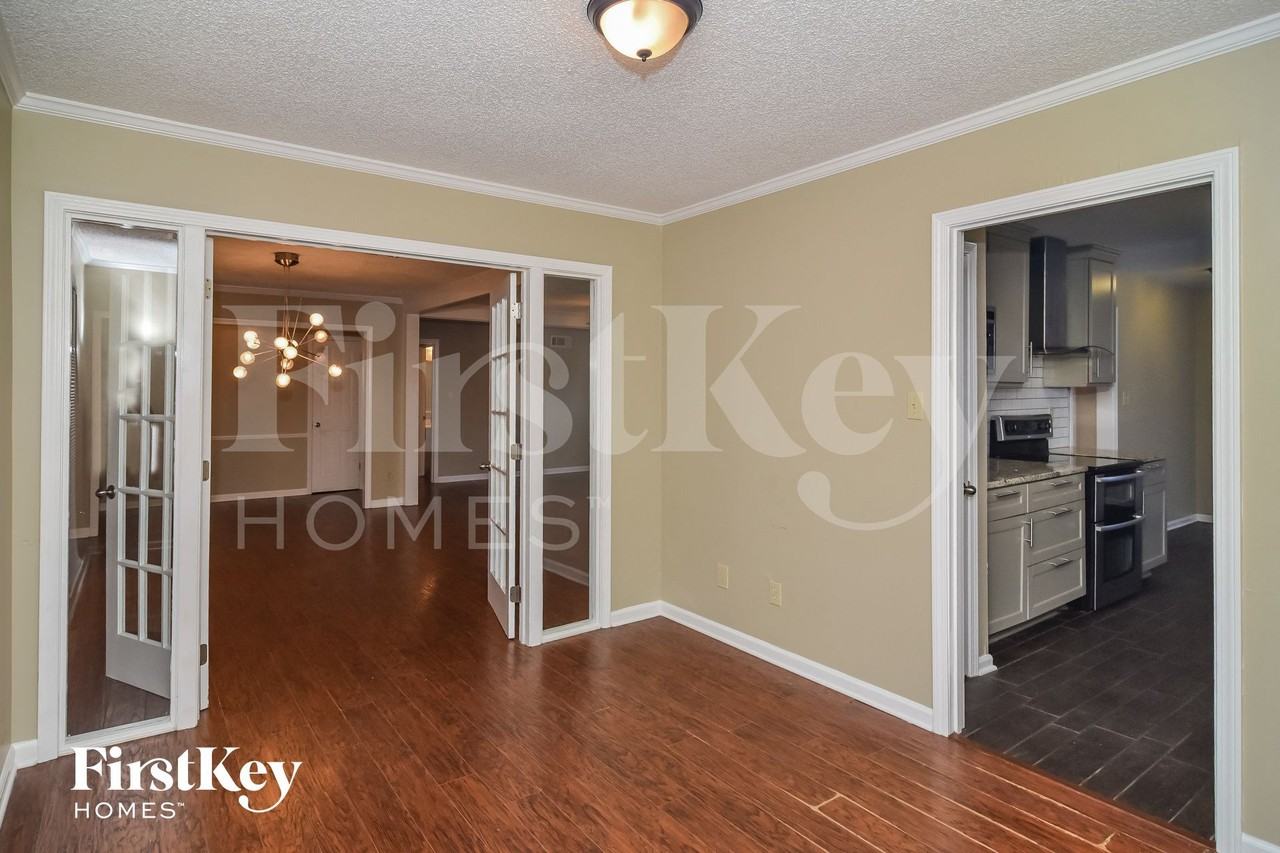 8615 Thorncliff Fwy - Photo 6 of 15