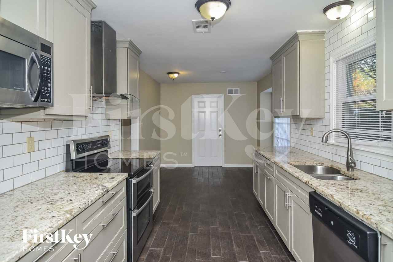 8615 Thorncliff Fwy - Photo 7 of 15