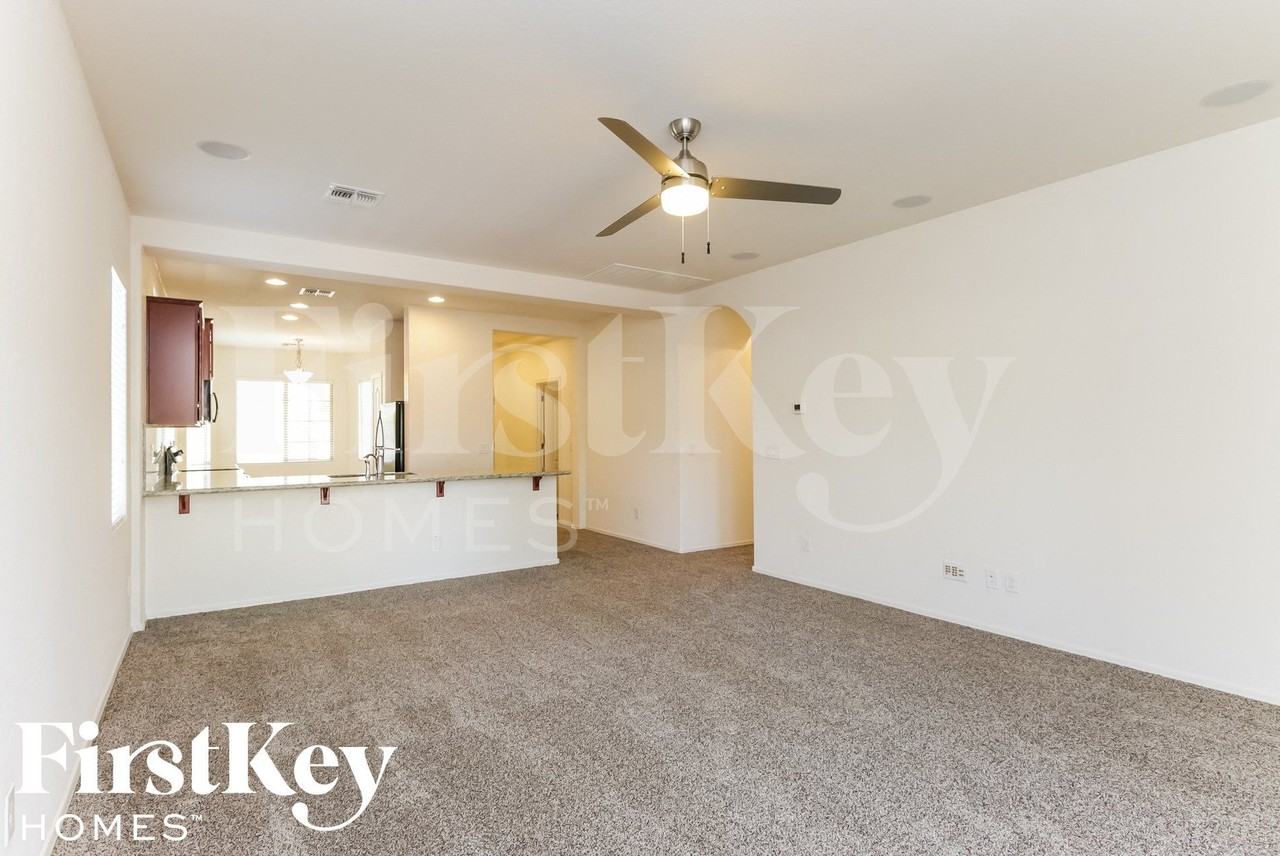 816 E Blossom Rd - Photo 2 of 15