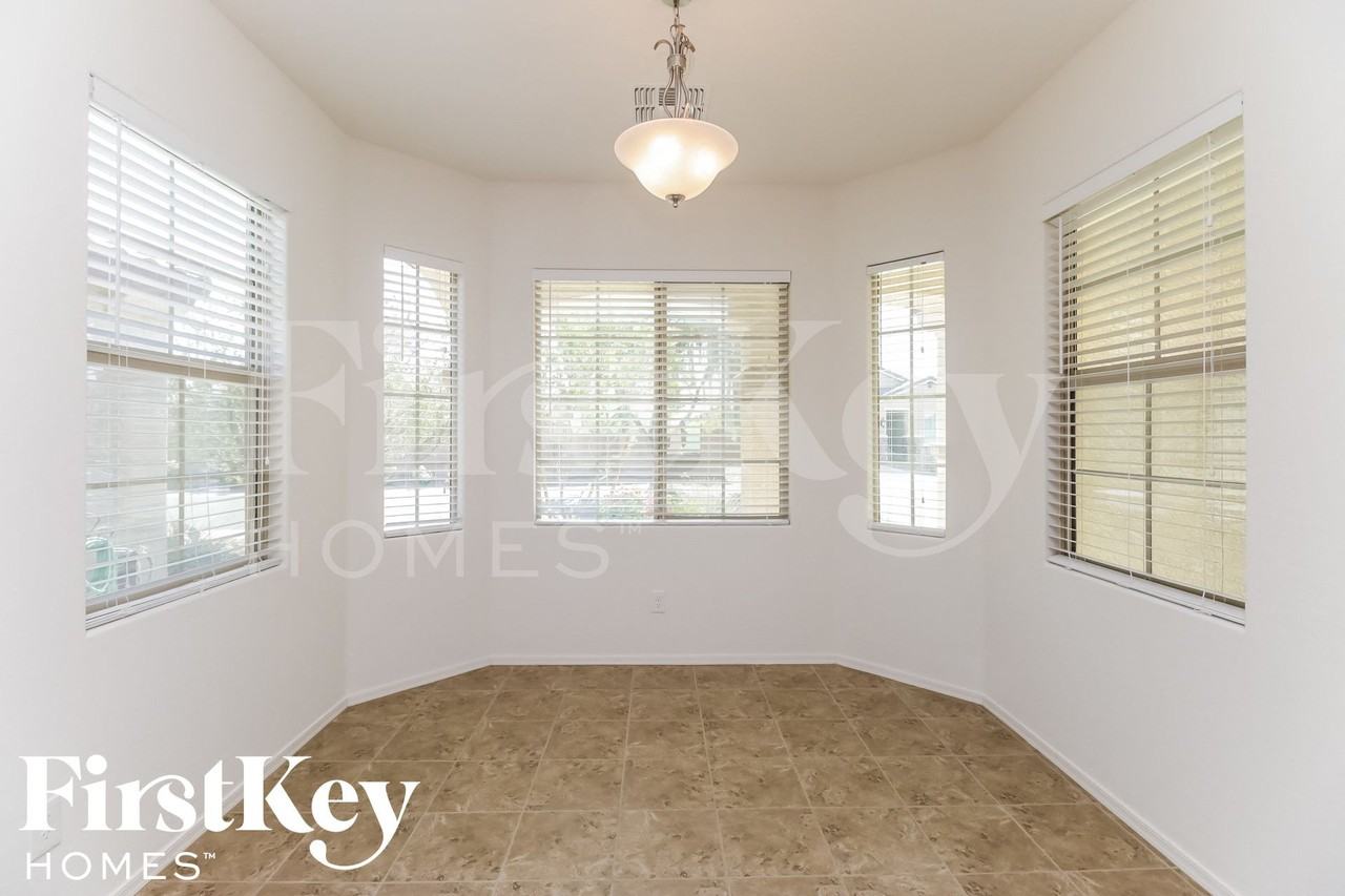 816 E Blossom Rd - Photo 5 of 15