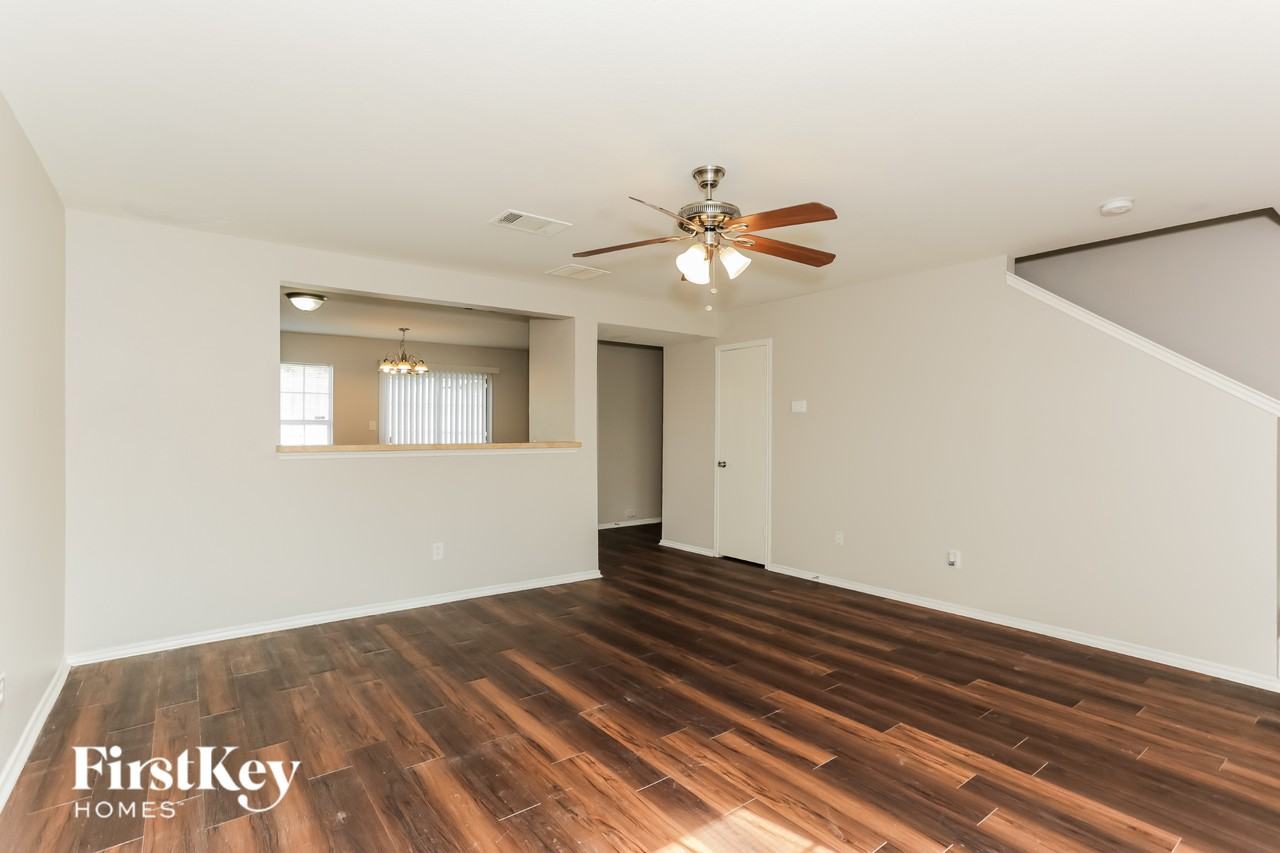 6118 Veranda Way - Photo 3 of 16