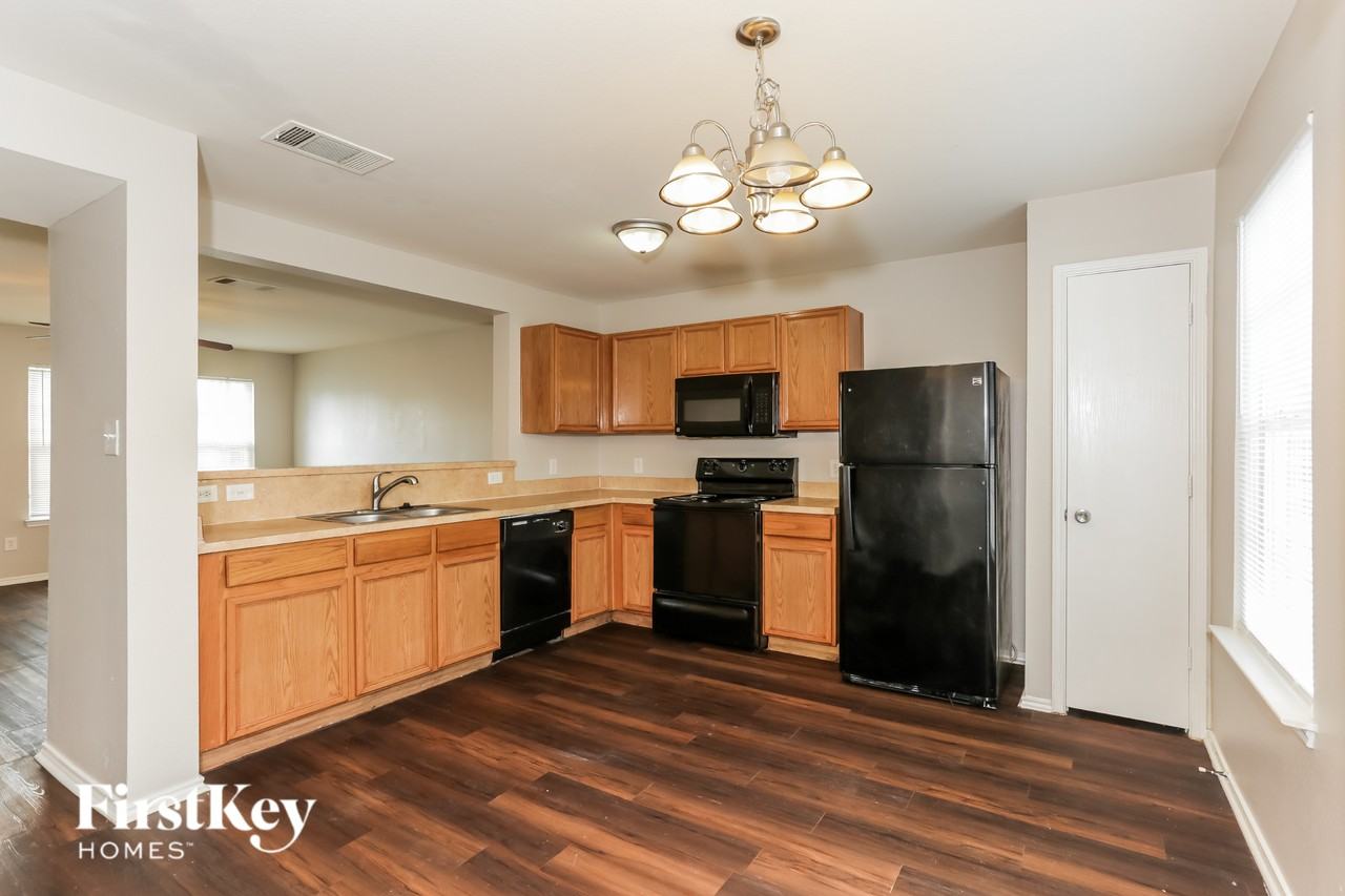 6118 Veranda Way - Photo 4 of 16