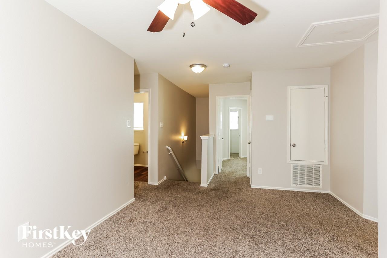 6118 Veranda Way - Photo 6 of 16