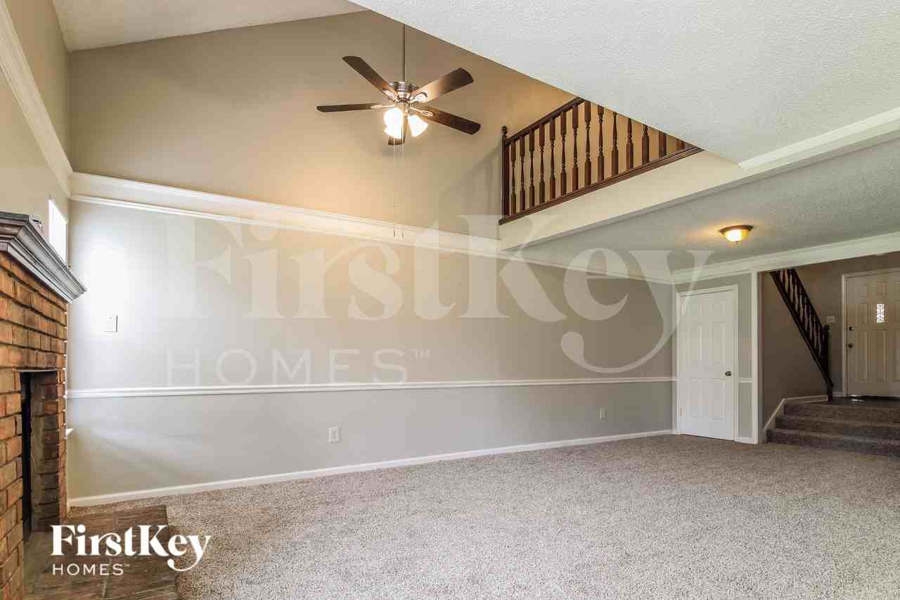 5885 Ridgehill Dr - Photo 4 of 16