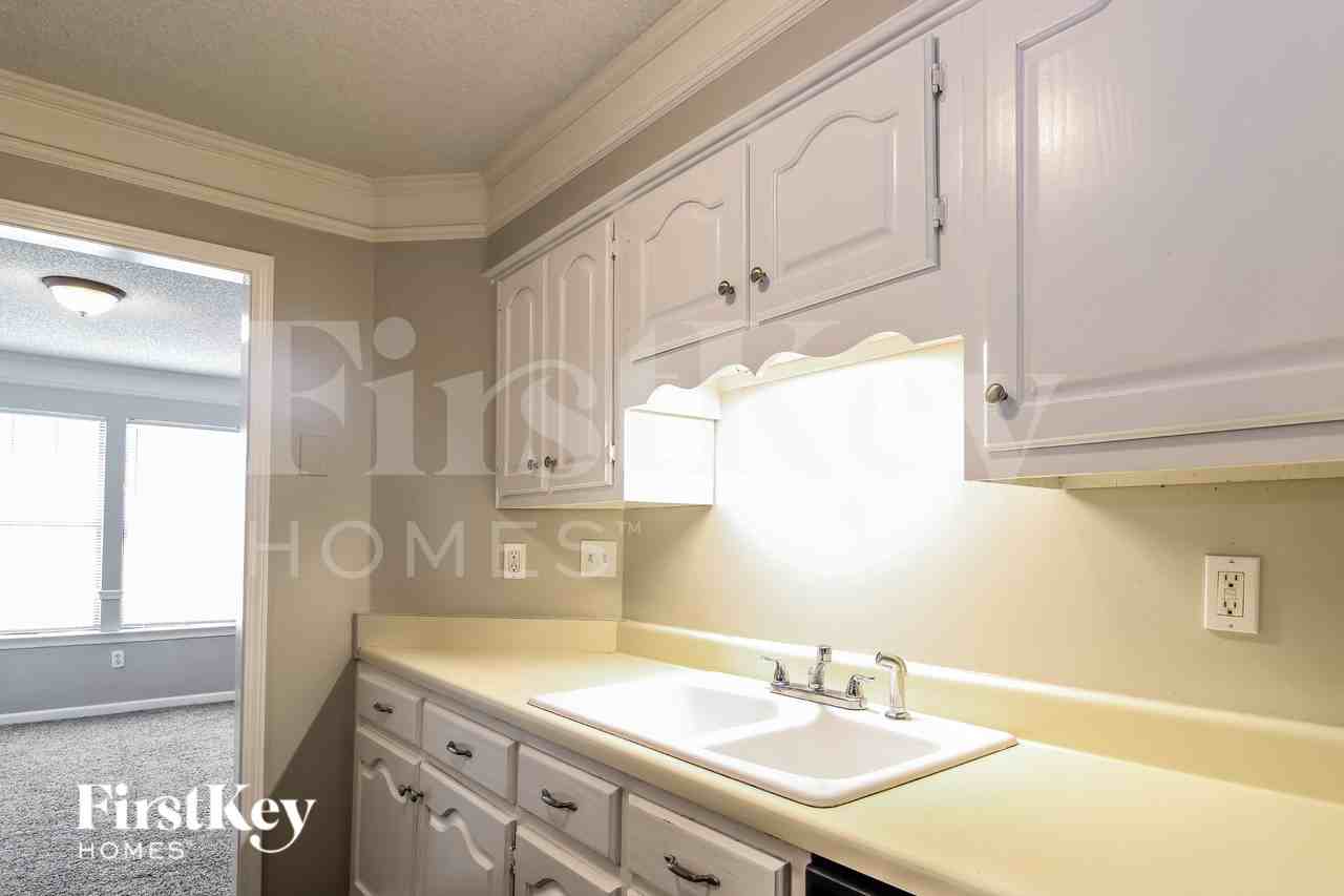 5885 Ridgehill Dr - Photo 7 of 16