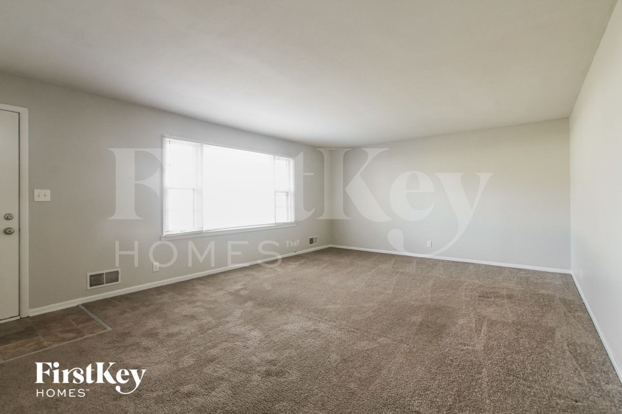 336 Wayside Dr - Photo 3 of 15