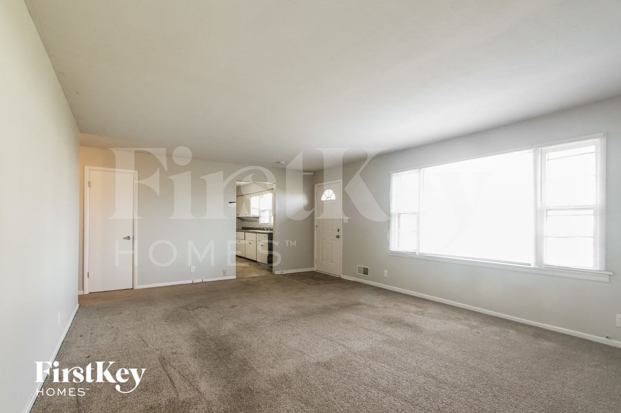 336 Wayside Dr - Photo 4 of 15