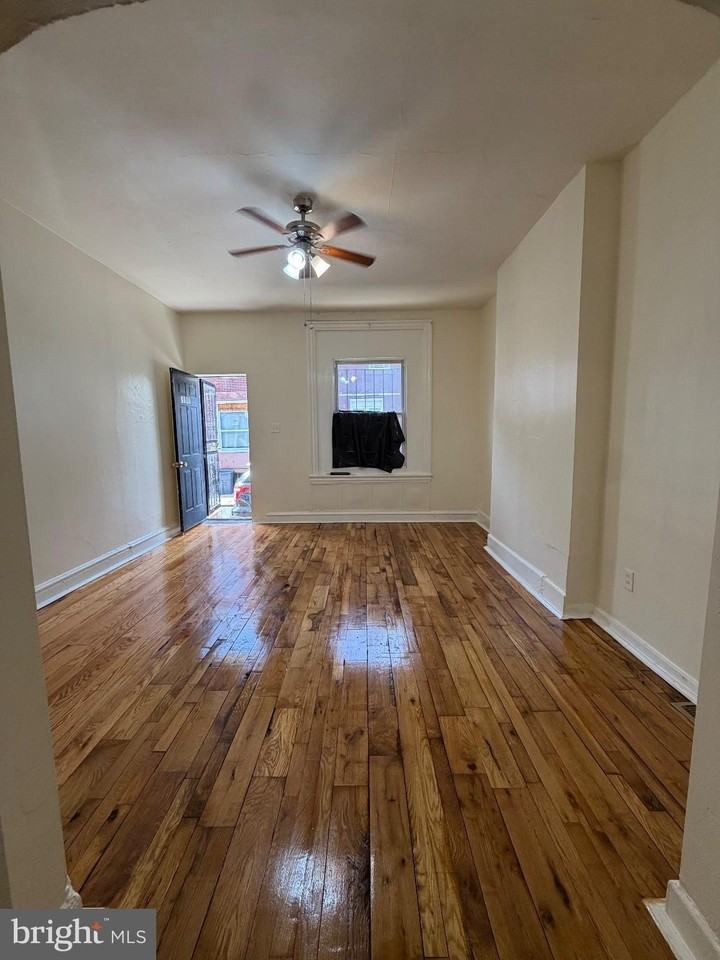 1747 N Dover St - Photo 3 of 15