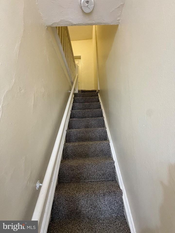 1747 N Dover St - Photo 5 of 15