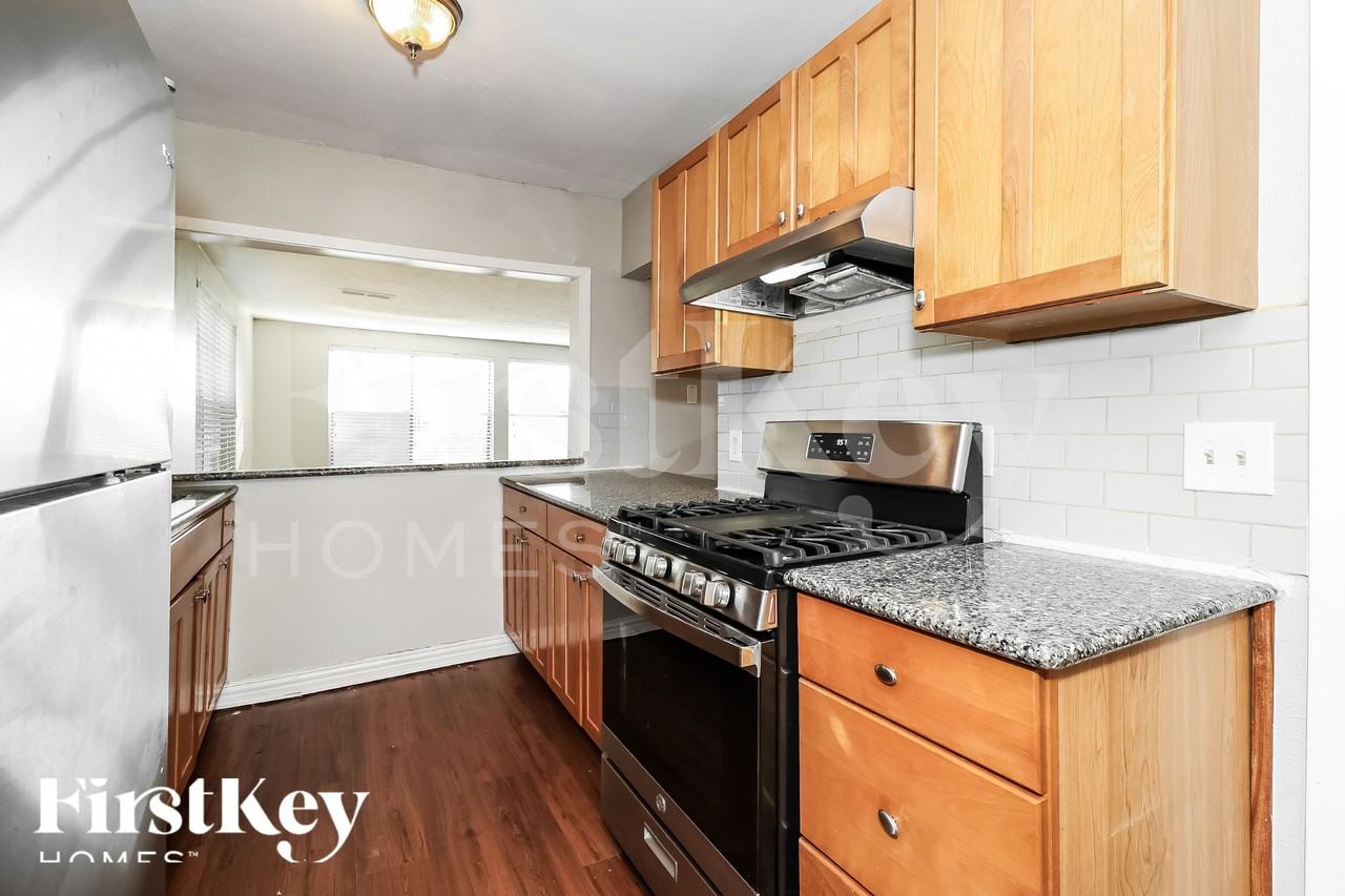 3205 Hanover Dr - Photo 5 of 19