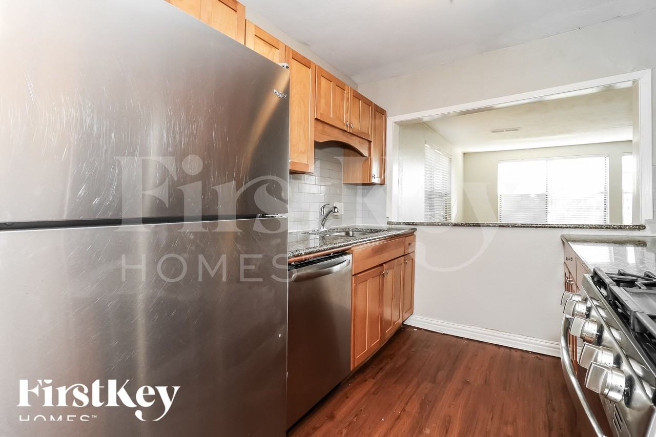 3205 Hanover Dr - Photo 6 of 19