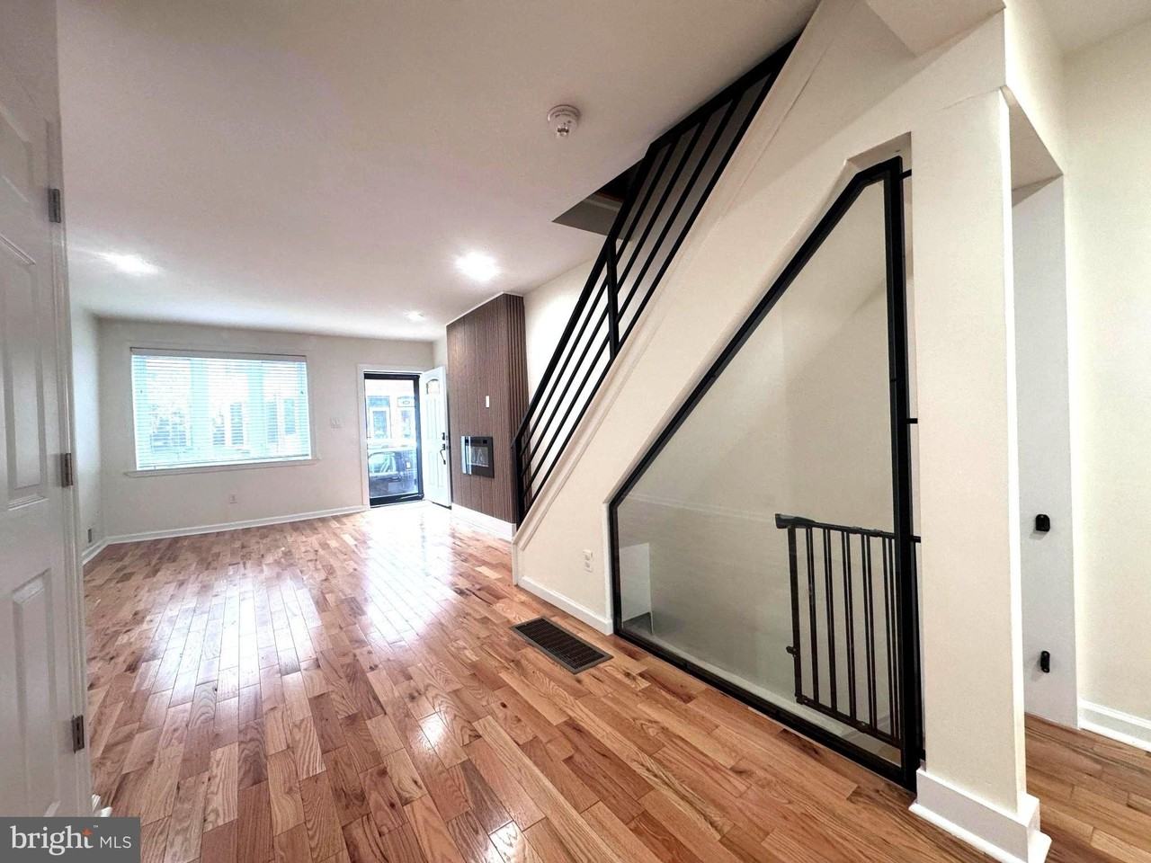 139 Mifflin St - Photo 4 of 21