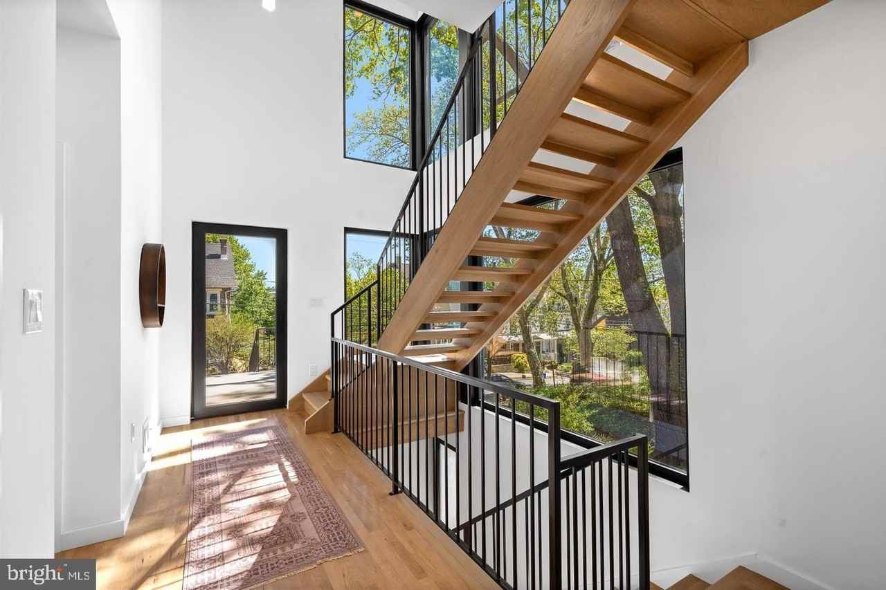 139 W Mount Pleasant Ave - Photo 5 of 50
