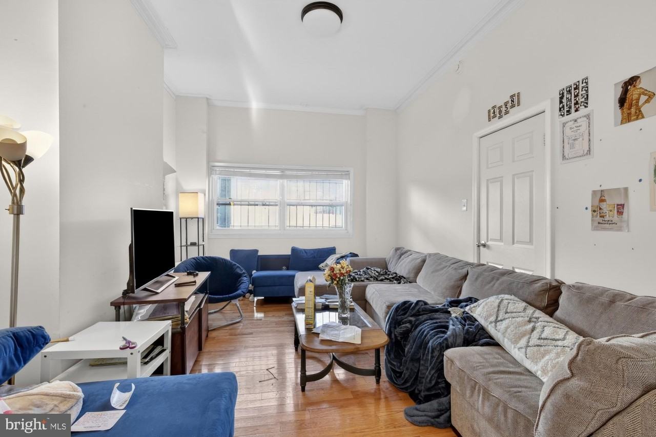 4058 Irving St - Photo 4 of 23