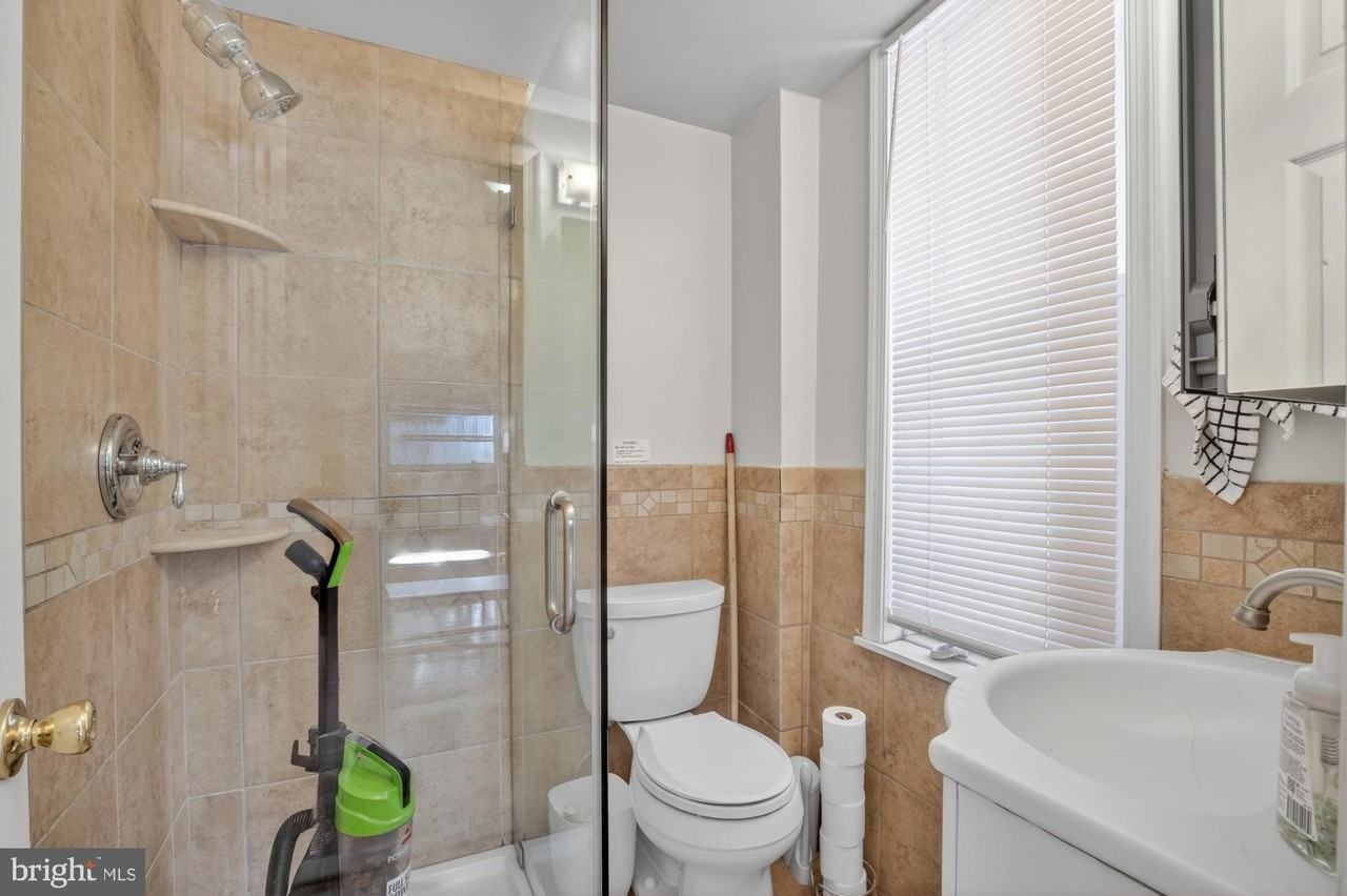 4058 Irving St - Photo 7 of 23
