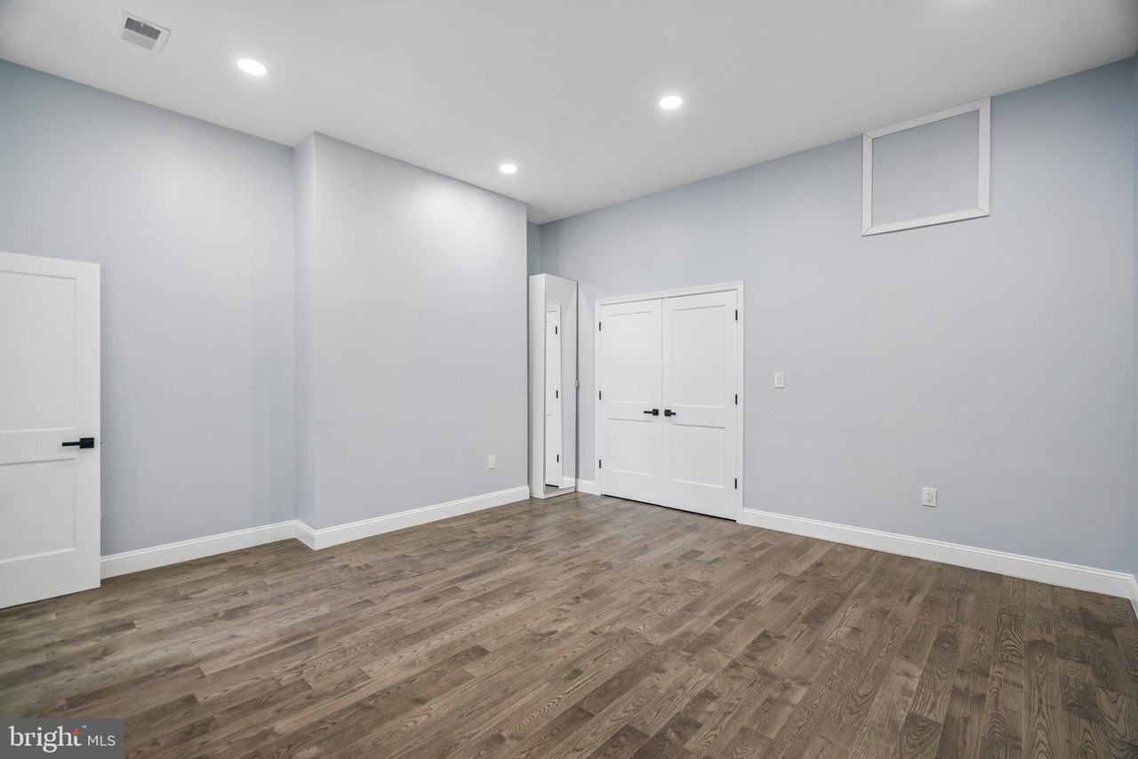 1202 Spruce St #2F - Photo 5 of 30