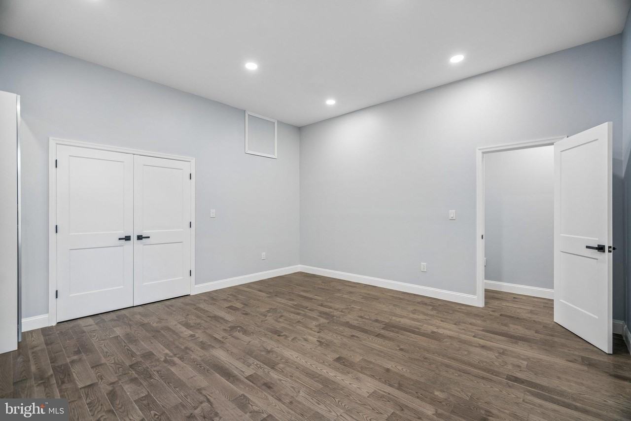 1202 Spruce St #2F - Photo 6 of 30